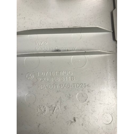 Накладка средней стойки левая VW Passat B7 2010- 3C0868311B